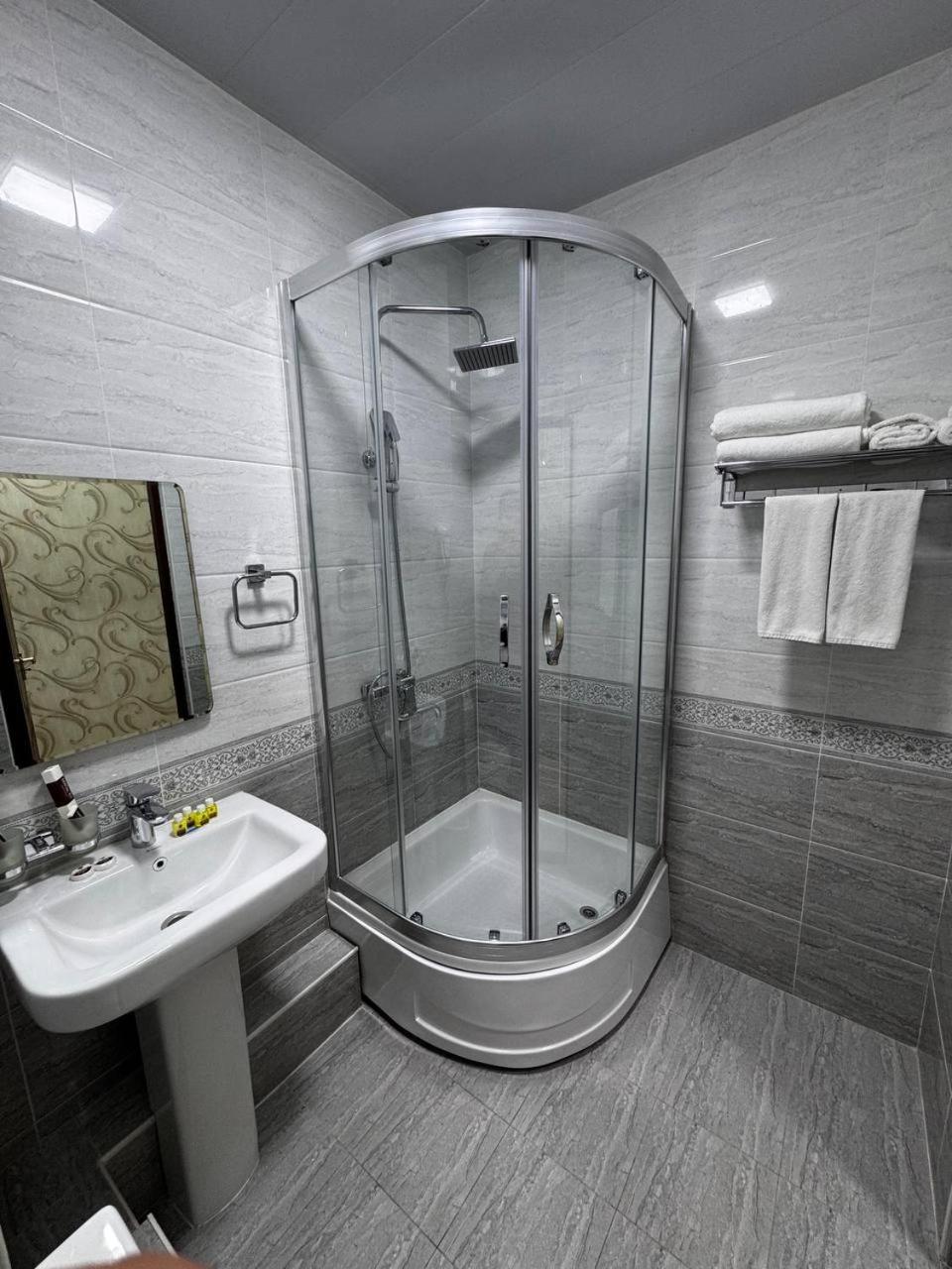 Ark Billur Halal Hotel Tashkent Bagian luar foto